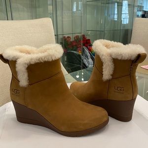 UGG Malvella Boots Chestnut Size 5.5